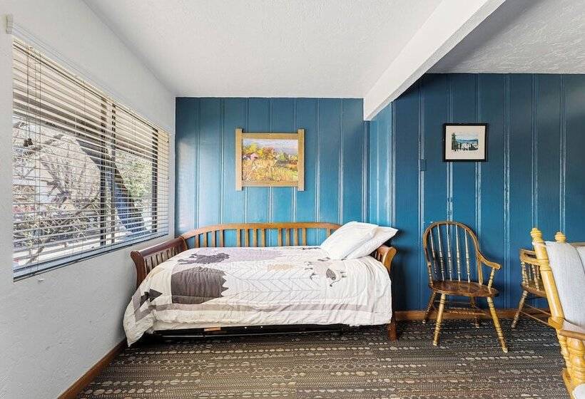 בית מלון כפרי Socal Vacations Village Inn