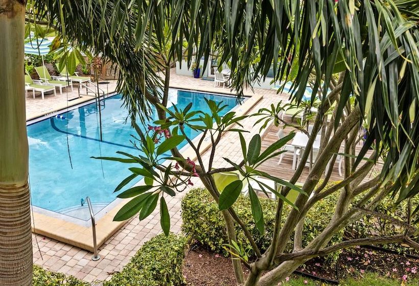 هتل Sun Dek Beach House