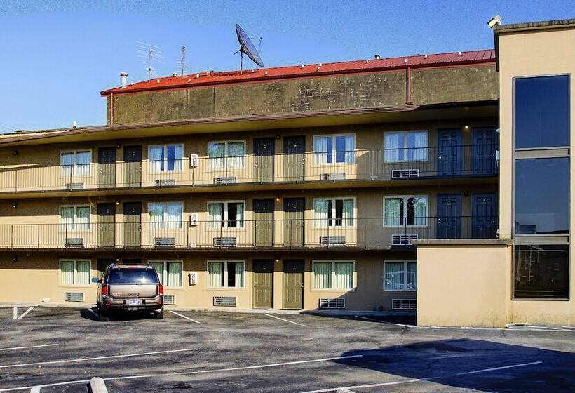 هتل Tennessee Mountain Lodge