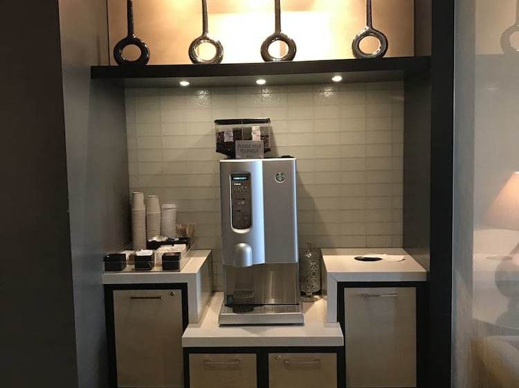Отель The Avant At Reston Town Center