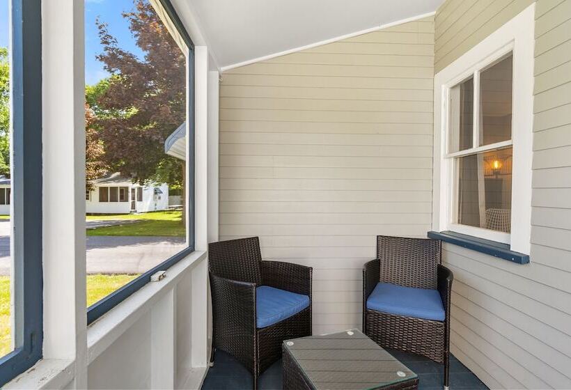 هتل The Beaches Guest Rooms And Cottages