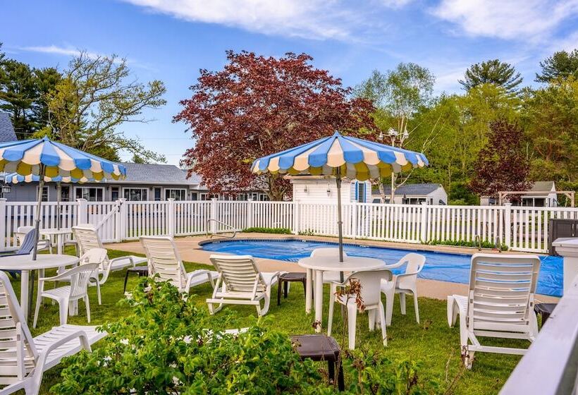 هتل The Beaches Guest Rooms And Cottages
