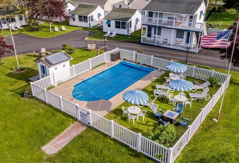 هتل The Beaches Guest Rooms And Cottages