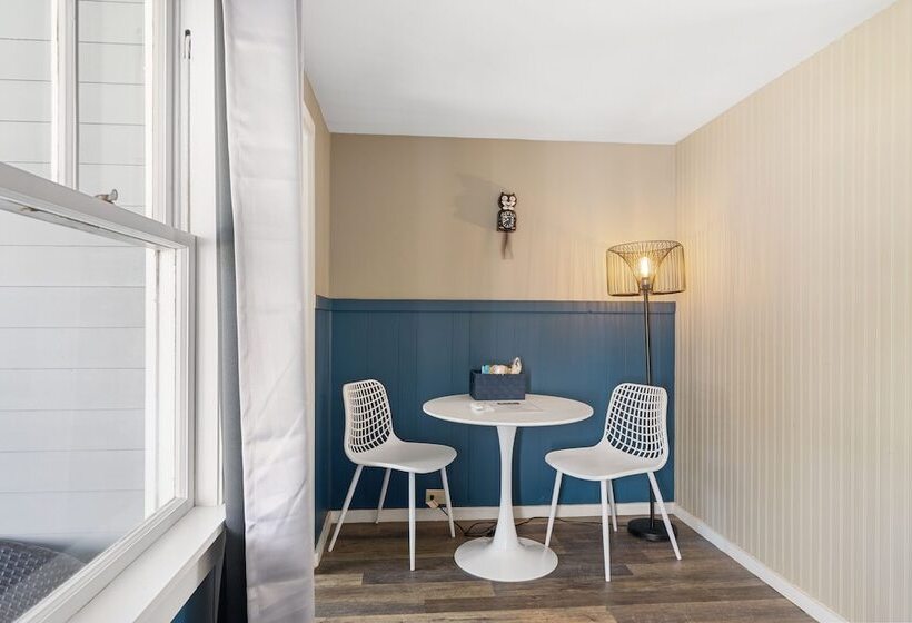 هتل The Beaches Guest Rooms And Cottages