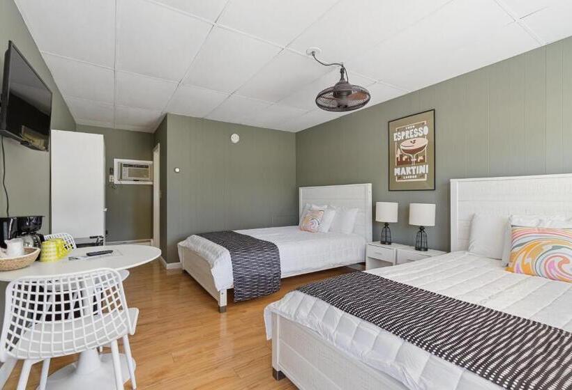 هتل The Beaches Guest Rooms And Cottages