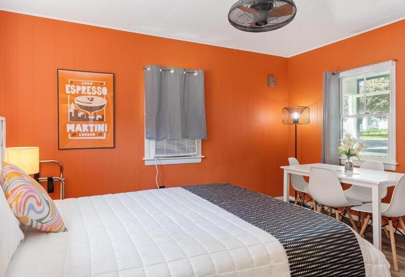 هتل The Beaches Guest Rooms And Cottages