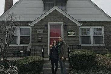 هتل The Little Italy Of Niagara Falls Bed & Breakfast