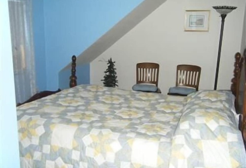 هتل The Sawyer House Bed & Breakfast