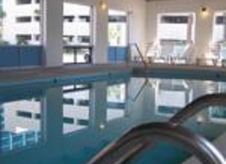 هتل Wave Rider Resort