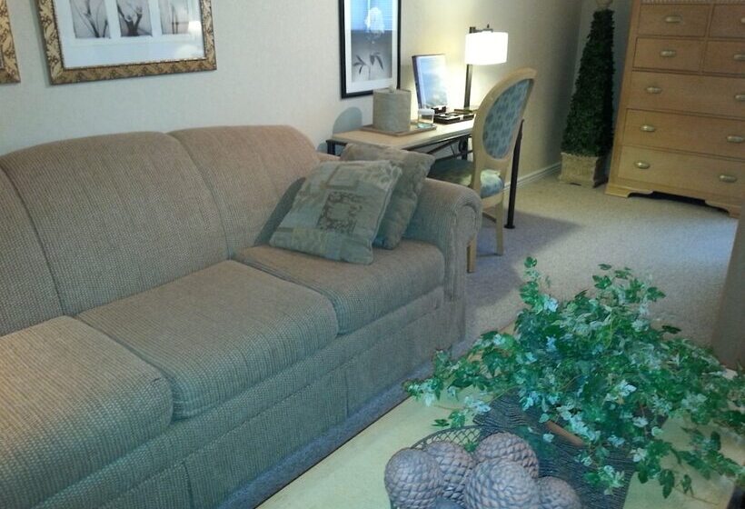 The River's Edge Motel Lodge & Resort