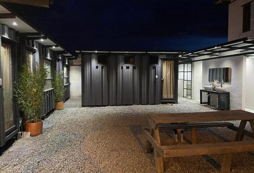 هتل کپسول Hosteline