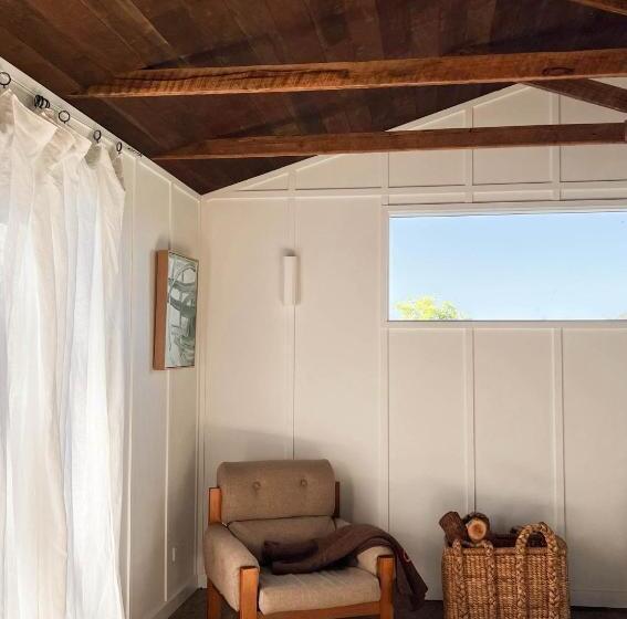 ホテル Log Box Red Hill