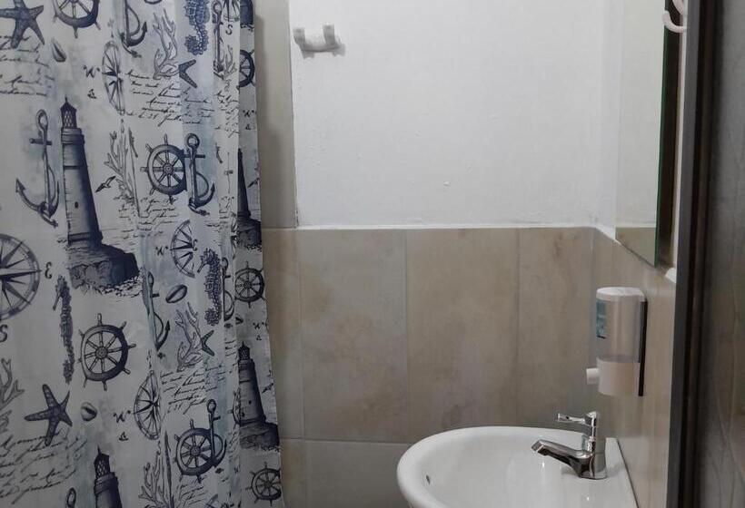 پانسیون Hostal Rojoyale Capurgana