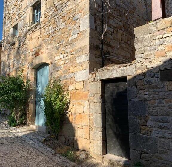 פנסיון La Chambre Des Ecureuils   Bruniquel