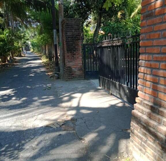 펜션 Oemah Bajangan To The Beach