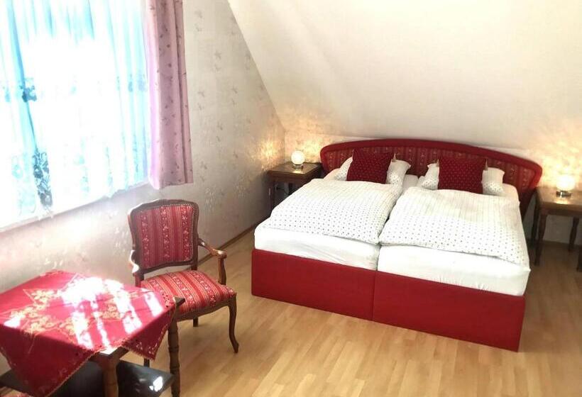 ペンション Room In Apartment   Haus Im Grunen House In The Green