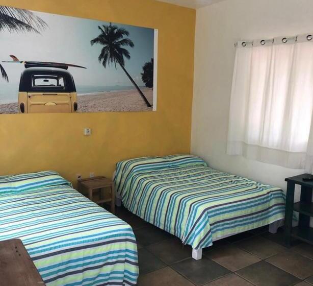 پانسیون Surf N Roll House