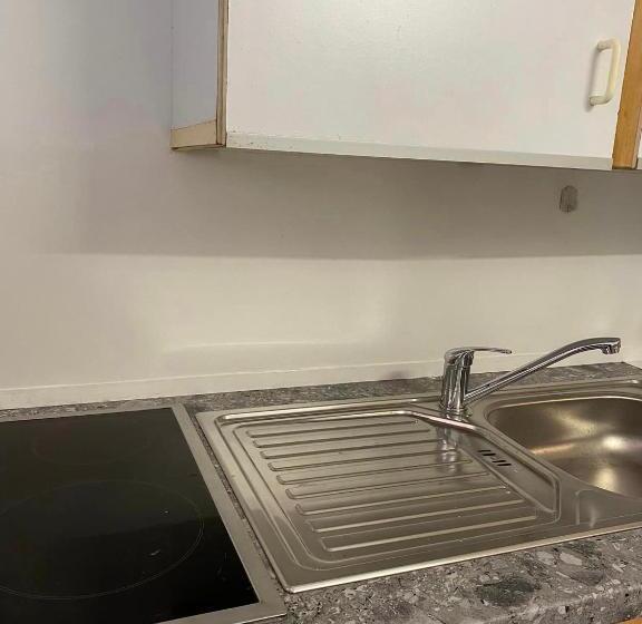 פנסיון Van Kim 2   Souterrain Monteurwohnung
