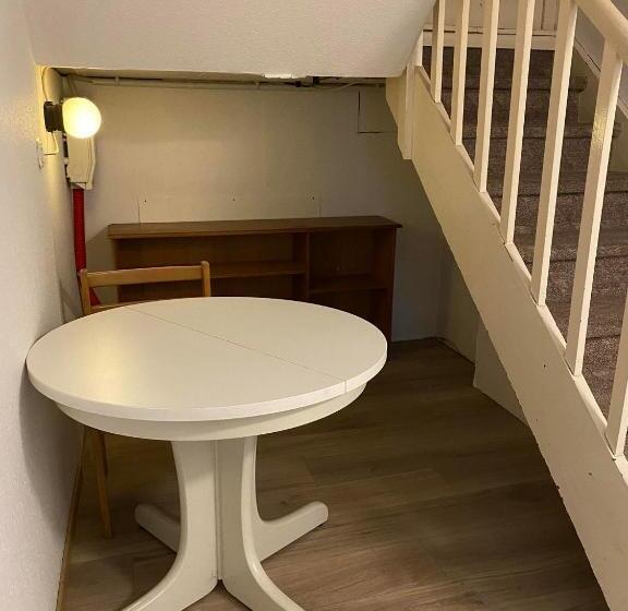 پانسیون Van Kim 2 Souterrain Monteurwohnung