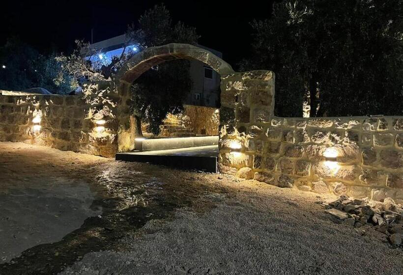 پانسیون Wadi Al Nakhil Hostel