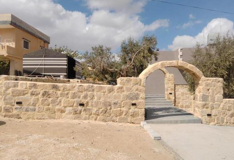پانسیون Wadi Al Nakhil Hostel