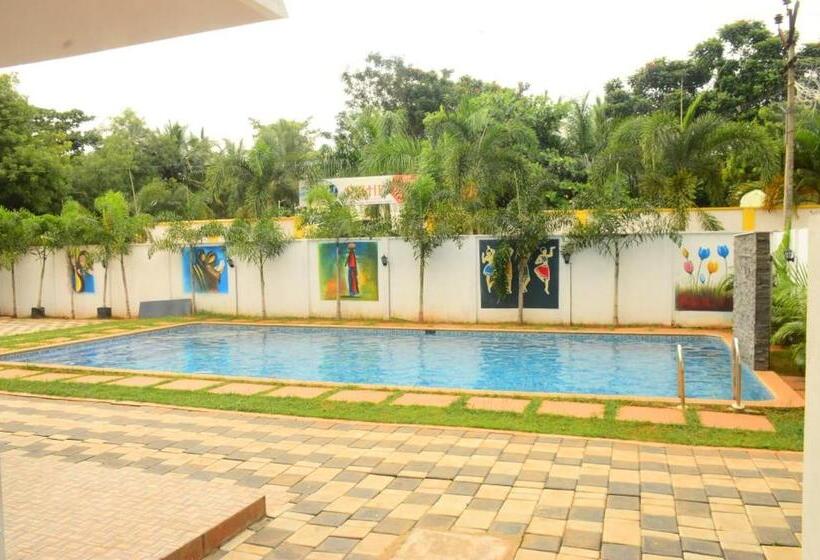 بنسيون Yathara Farm House Pondy