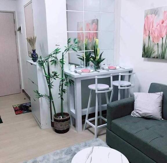 منتجع J&r Staycation   Smdc Trees Residences