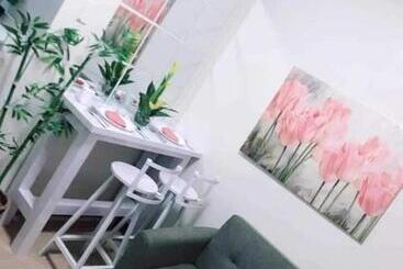 استراحتگاه J&r Staycation Smdc Trees Residences