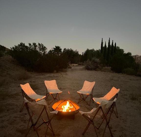 리조트 Two Pepper Ranch A Desert Oasis
