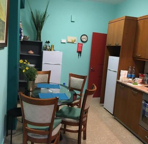 Noer Hostel
