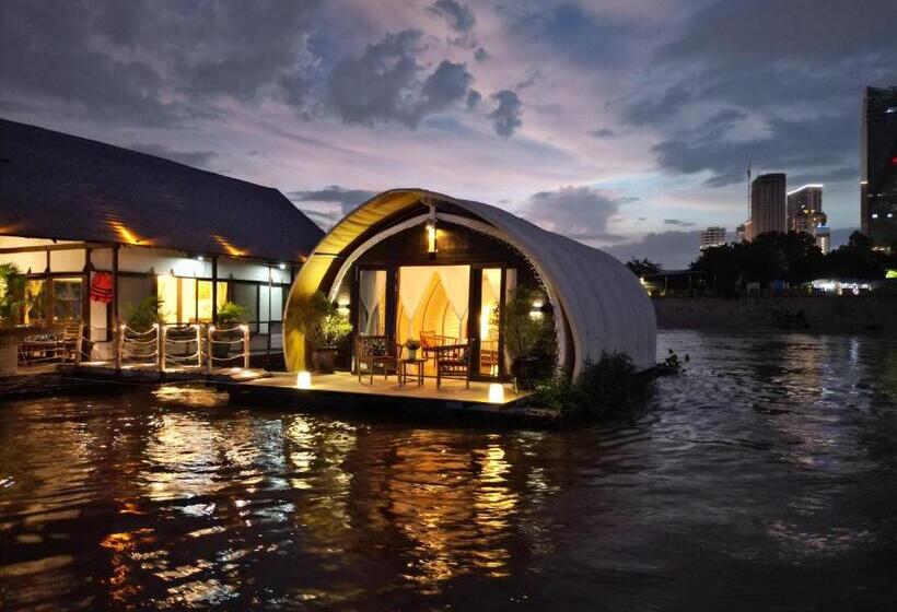 تختخواب و صبحانه Floating Jungloo
