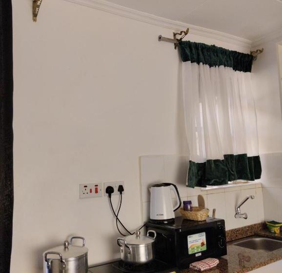 تختخواب و صبحانه Penthouse Studio