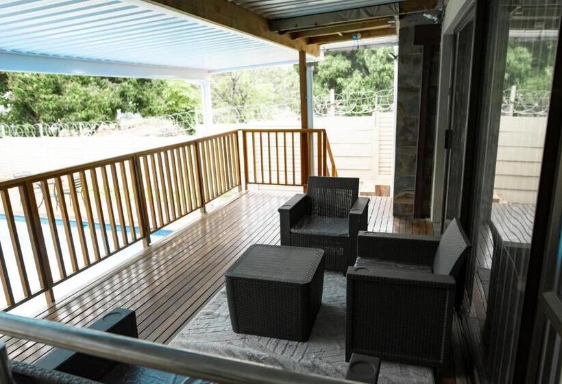 Bed and Breakfast Sapphire Guesthouse