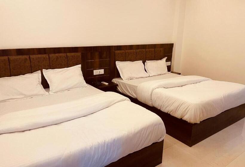 ベッドアンドブレックファースト White House   A Four Star Luxury Resort