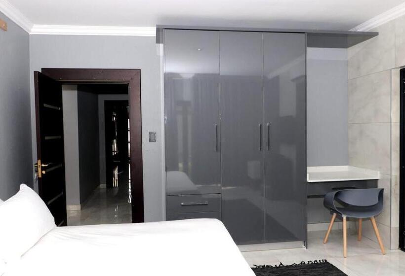 تختخواب و صبحانه The Residence Villa