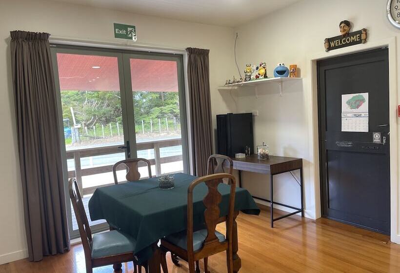 צימר Tui Lodge Oakura