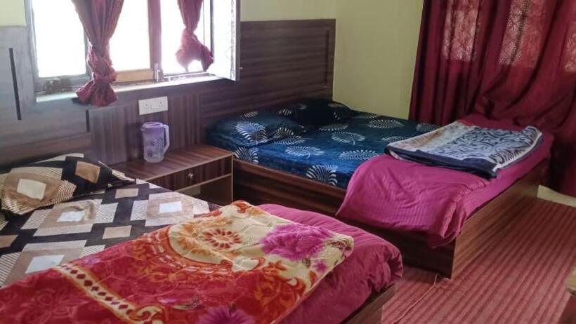 בית מלון כפרי Badrinath House By Prithvi Yatra