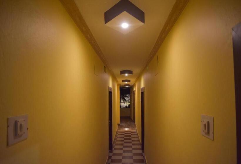 Отель Caroline Homestay Best Choice Of Travellers By Morservices