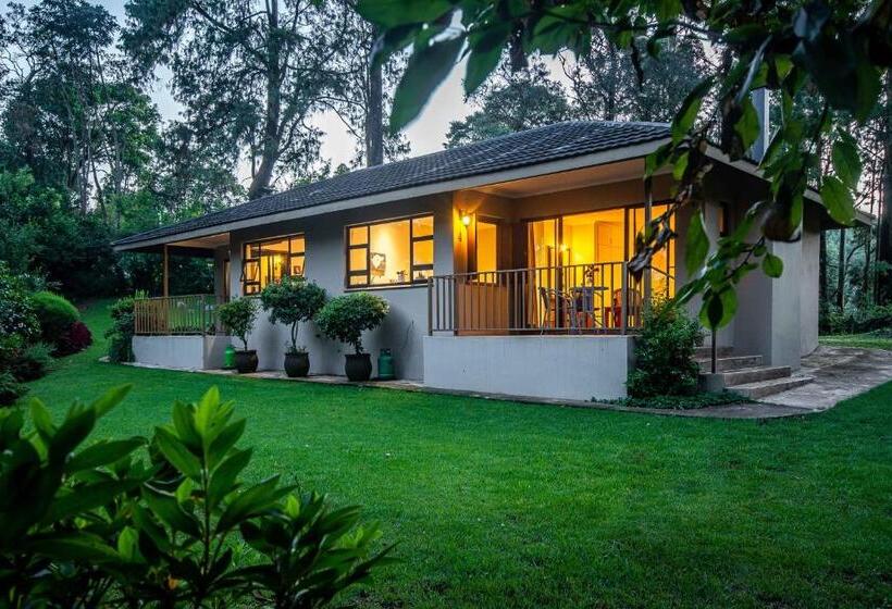 هتل Kuhestan Farm Cottages