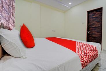 هتل Oyo Flagship Bluebird Service Apartment