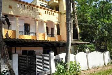 هتل Oyo Flagship The Angel Villa