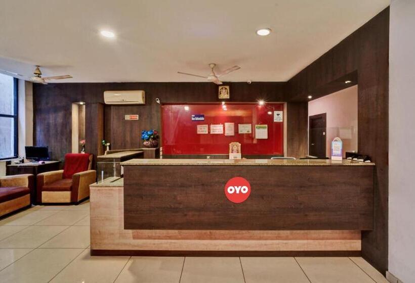 هتل Oyo Flagship White Cloud