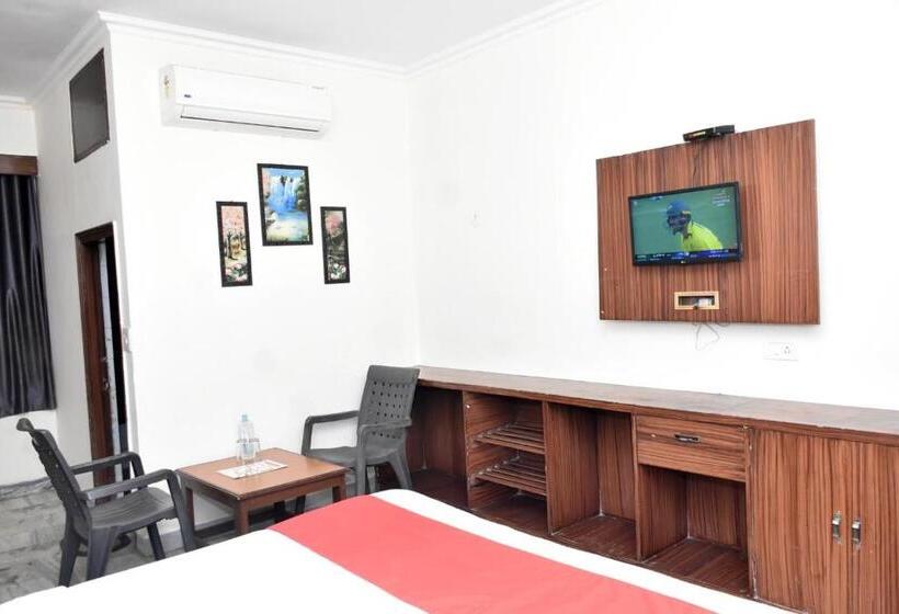 هتل Paramod Palace