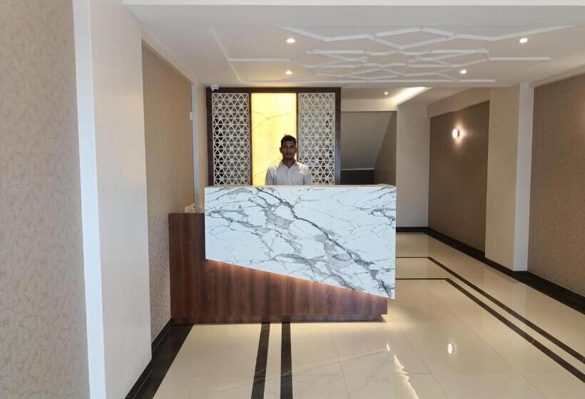 Отель Pk Executive Panvel