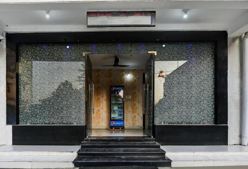 호텔 Super Oyo Aruna Banquet And Guest House