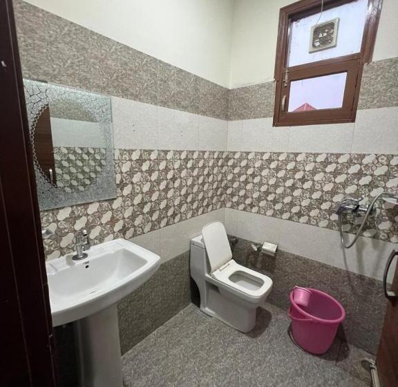 酒店 The Crown , Top Rated & Most Awarded Property In Chandigarh, Zirakpur & Tricity