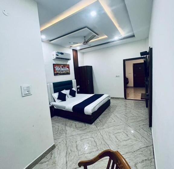 酒店 The Crown , Top Rated & Most Awarded Property In Chandigarh, Zirakpur & Tricity