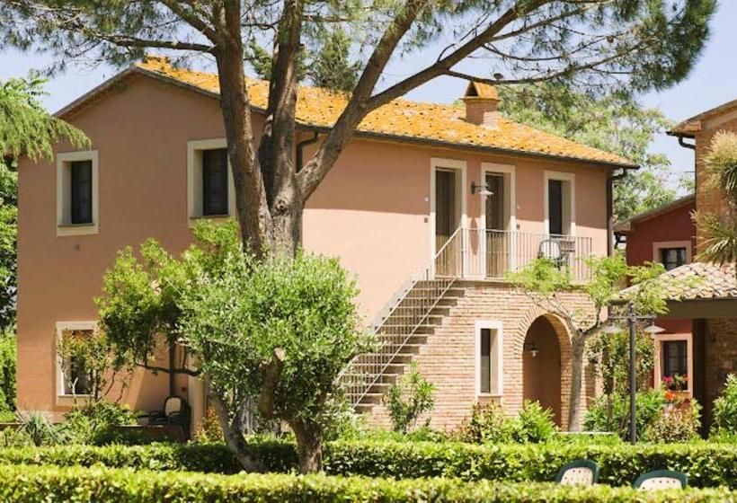 Isa Il Casale Di Donoratico, Residence With Swimming Pool