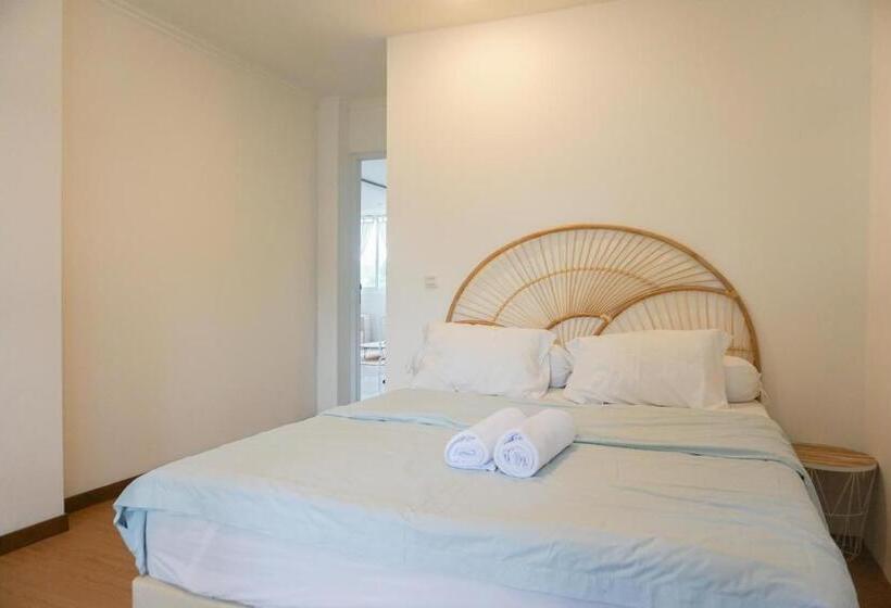 Over Easy Apartment