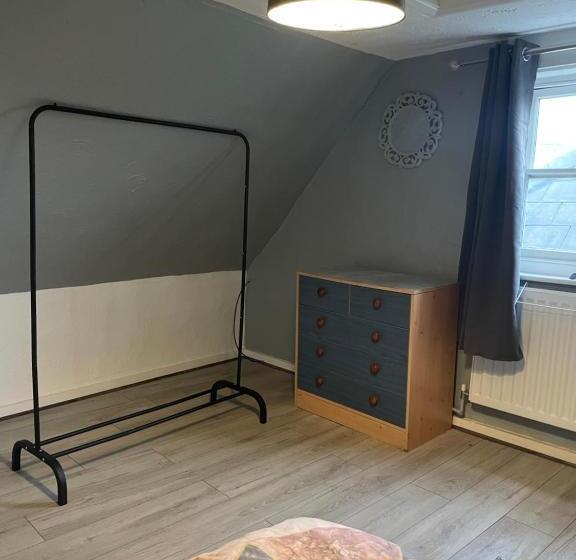 بنسيون British Flag